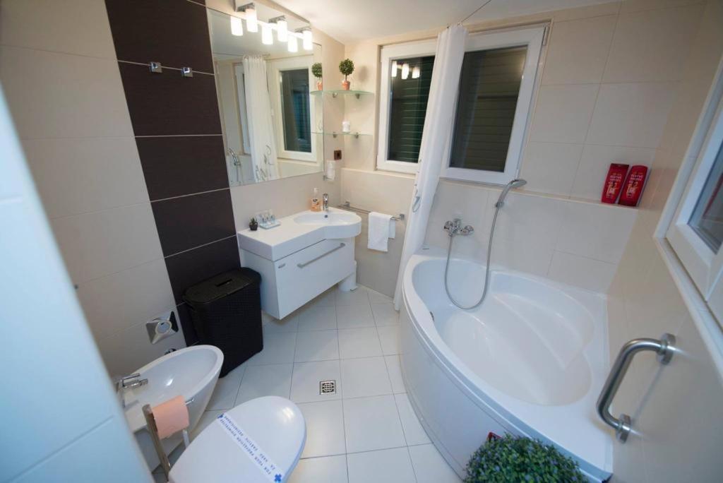Central Luxury Apartment Xenia Split Extérieur photo